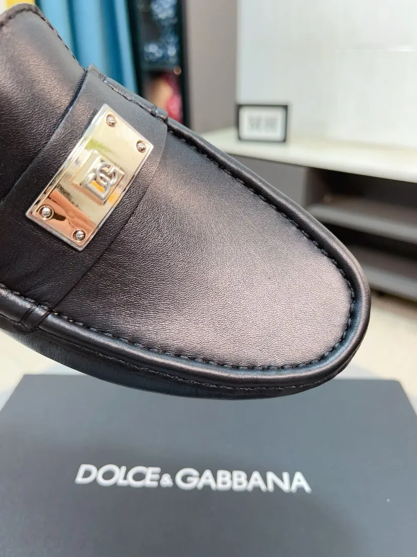 Men's men's shoes💰458🌸🌸[Dolce&Gabbana] DG new men's fashionable casual slip-on shoes Peas shoes🇨🇳Official website original 1:1 mold opening, original order quality 💯Fine workmanship, high-end luxury☘The first layer is made of imported Italian cowhide🌴The first layer of sheepskin lining🍓Rubber wear-resistant and non-slip outsole, comfortable to wear🍍Versatile style, the first choice for high-class men🍉Black available! Code number 38-44